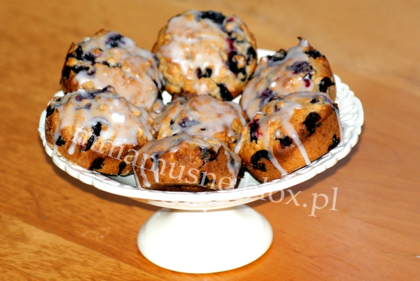 Muffinki z orzechami włoskimi i jagodami